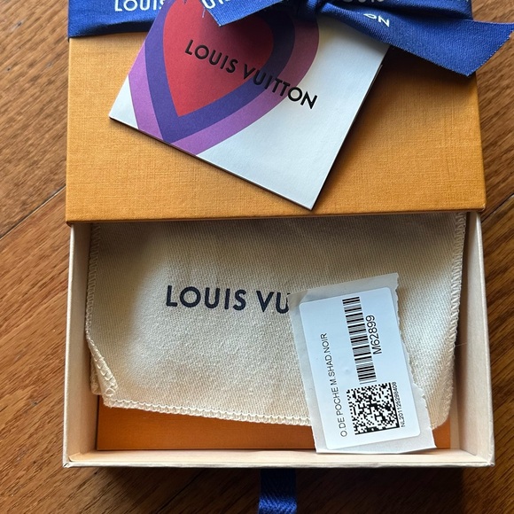 Louis Vuitton -Black, men’s bi-fold wallet. Gently loved by the previous owner - Picture 9 of 10